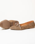 Mocassins VOGUE 01 Camoscio Visone — Frange, perles de bois, clous métal décoratifs et bout pointu