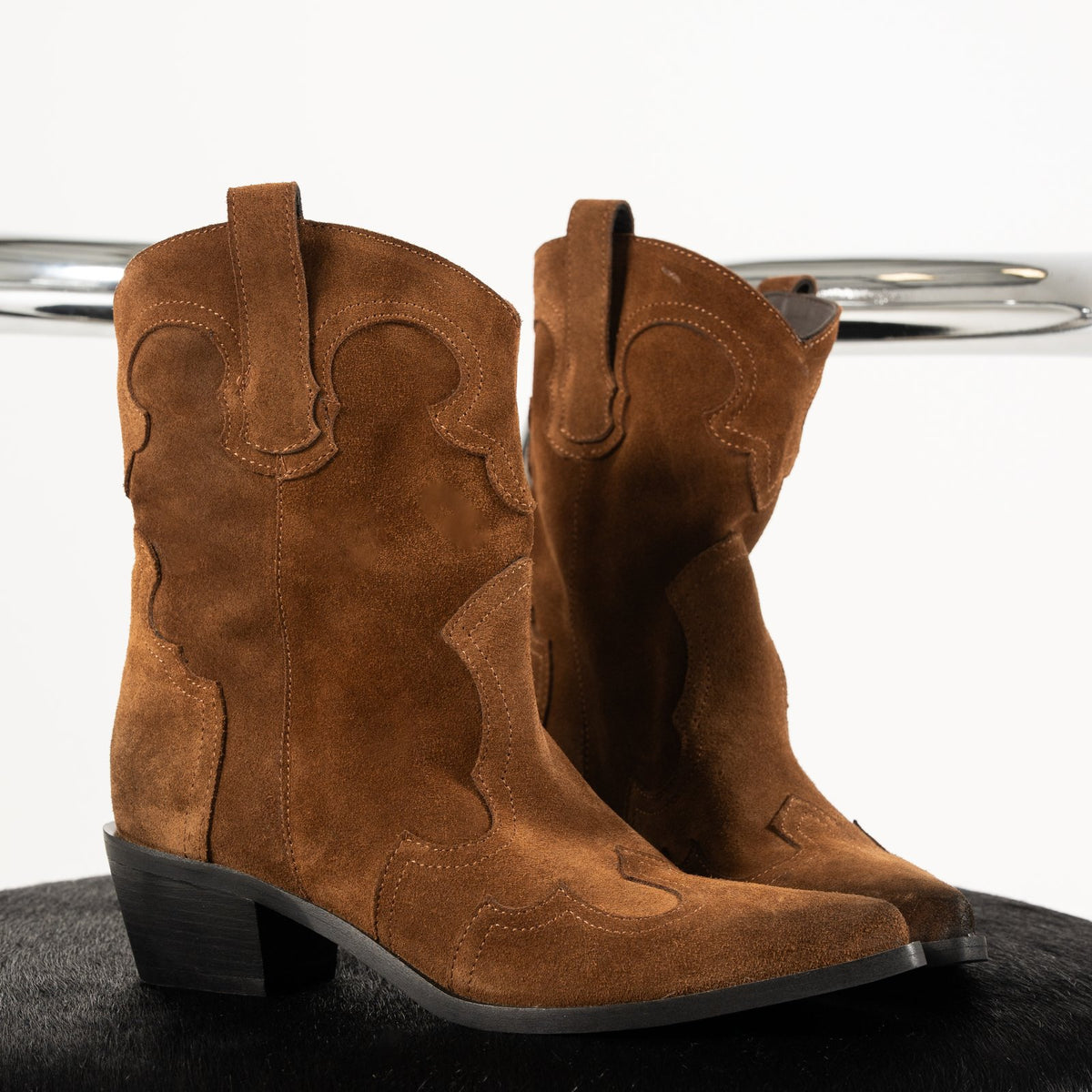 Bottines femme Semerdjian E1467E1 Crosta Tabacco croûte de cuir tabac sur chaise chromée