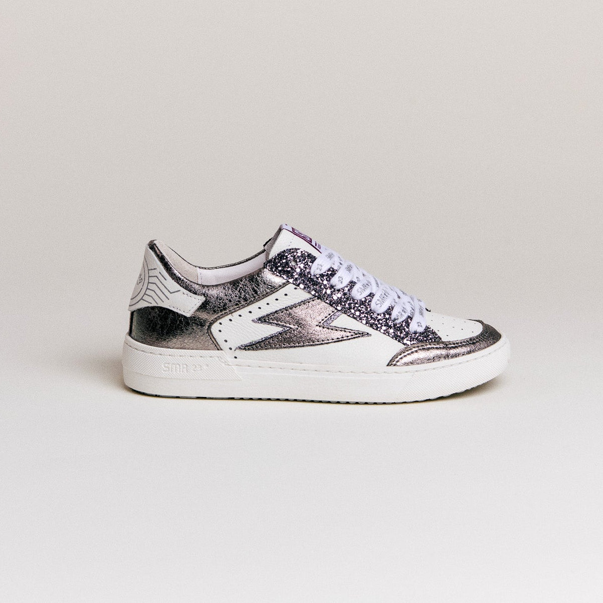 Sneakers Semerdjian Noubar D608 en cuir blanc avec éclair anthracite et paillettes - SMR23